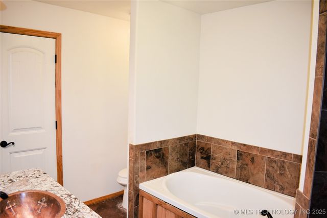 412098 E 1920 Road, Antlers, OK 74523