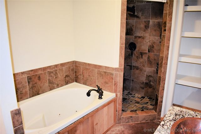 412098 E 1920 Road, Antlers, OK 74523