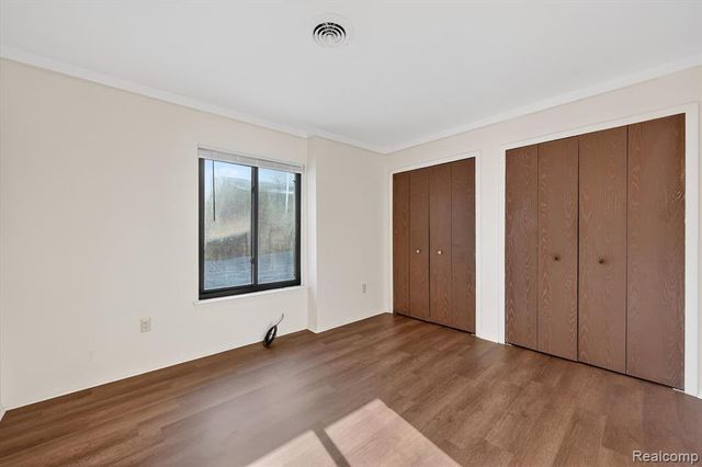 29900 N Grand Oaks Drive 29, Warren, MI 48092