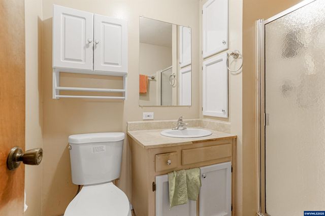 4515 Lark Ct NE, Salem, OR 97301