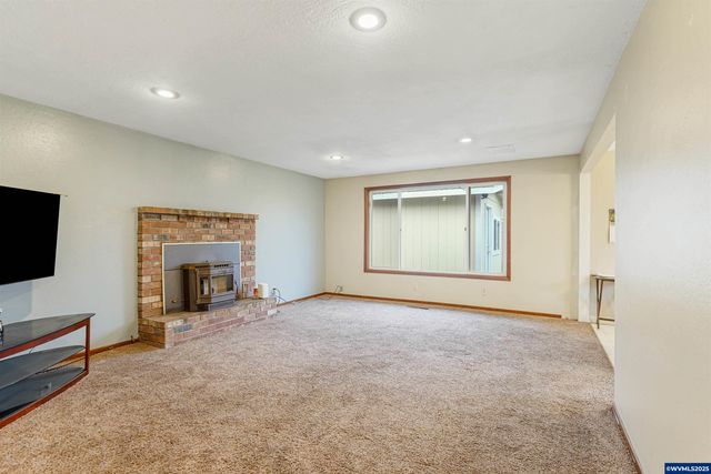 4515 Lark Ct NE, Salem, OR 97301