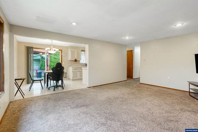 4515 Lark Ct NE, Salem, OR 97301