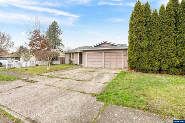 4515 Lark Ct NE, Salem, OR 97301