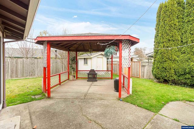 4515 Lark Ct NE, Salem, OR 97301