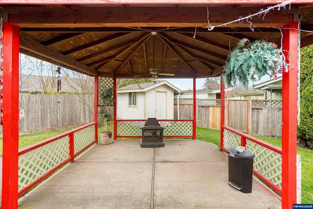 4515 Lark Ct NE, Salem, OR 97301