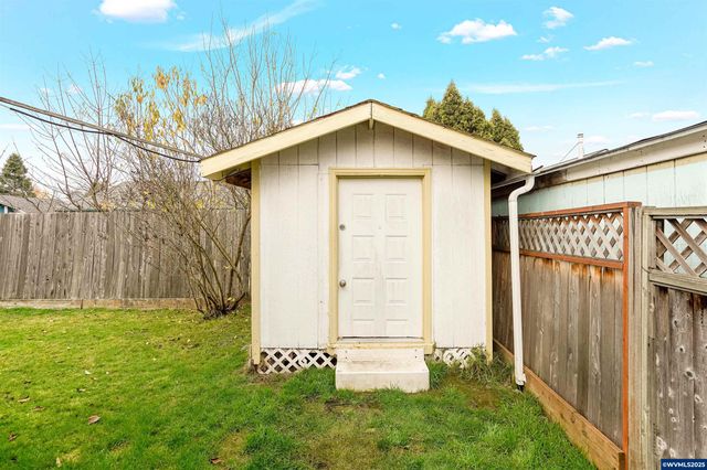 4515 Lark Ct NE, Salem, OR 97301