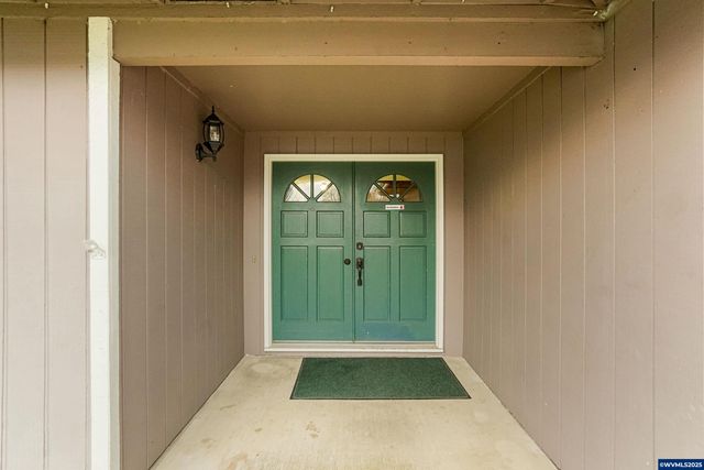 4515 Lark Ct NE, Salem, OR 97301