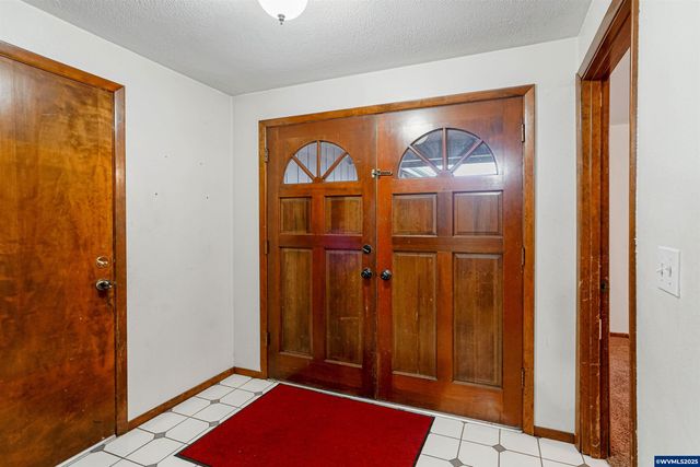 4515 Lark Ct NE, Salem, OR 97301