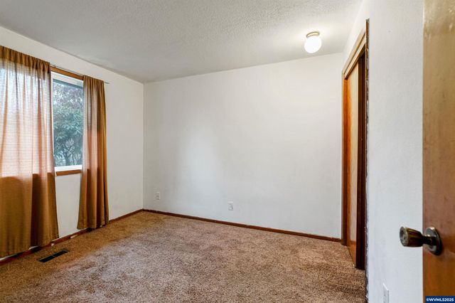 4515 Lark Ct NE, Salem, OR 97301