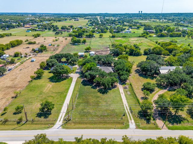 1909 Floyd Hampton Road, Crowley, TX 76036