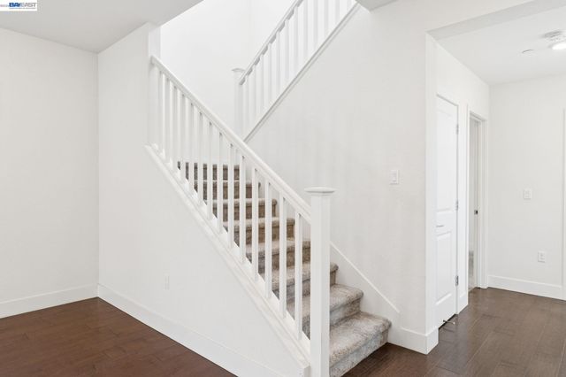 2107 Daimler St, Lathrop, CA 95330