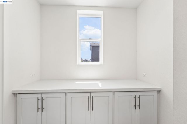 2107 Daimler St, Lathrop, CA 95330