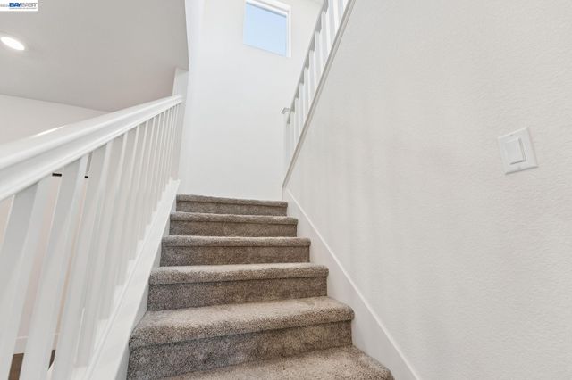 2107 Daimler St, Lathrop, CA 95330