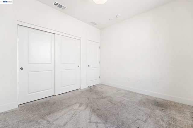 2107 Daimler St, Lathrop, CA 95330