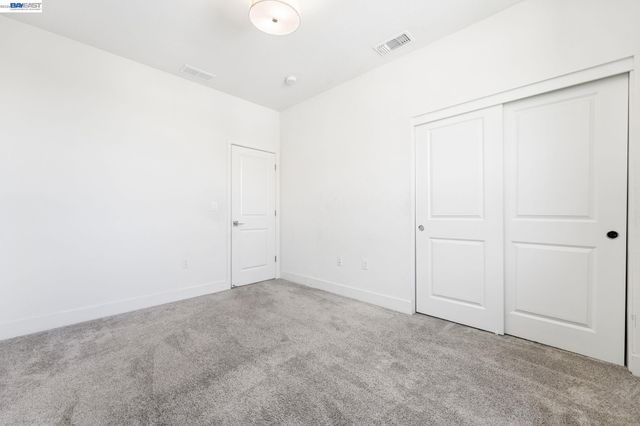 2107 Daimler St, Lathrop, CA 95330