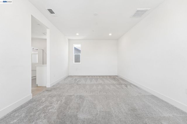 2107 Daimler St, Lathrop, CA 95330