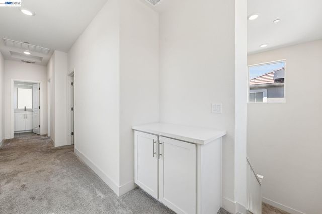 2107 Daimler St, Lathrop, CA 95330