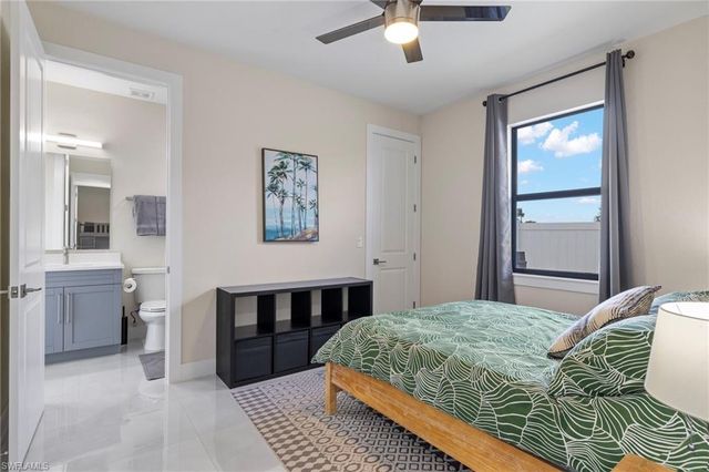 1137 SW 18th CT, Cape Coral, FL 33991