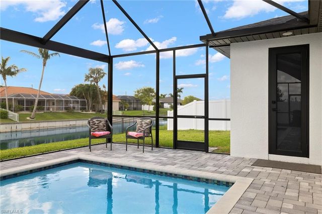 1137 SW 18th CT, Cape Coral, FL 33991