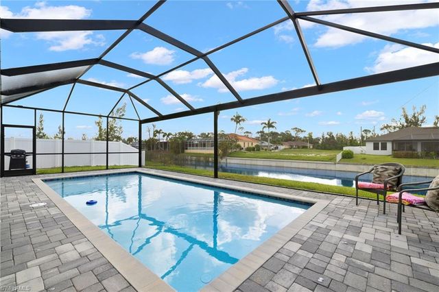 1137 SW 18th CT, Cape Coral, FL 33991