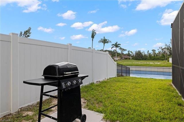 1137 SW 18th CT, Cape Coral, FL 33991