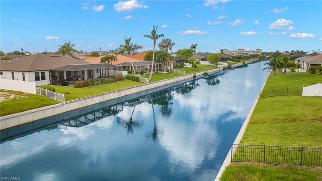 1137 SW 18th CT, Cape Coral, FL 33991