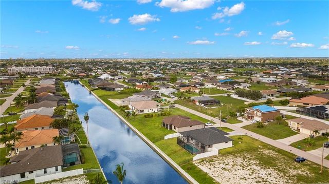 1137 SW 18th CT, Cape Coral, FL 33991