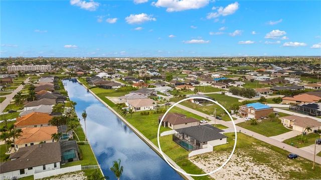 1137 SW 18th CT, Cape Coral, FL 33991