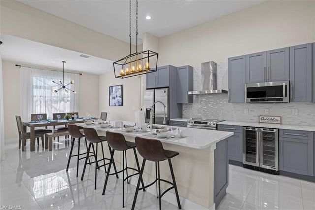 1137 SW 18th CT, Cape Coral, FL 33991