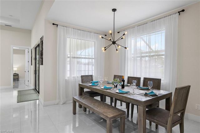 1137 SW 18th CT, Cape Coral, FL 33991