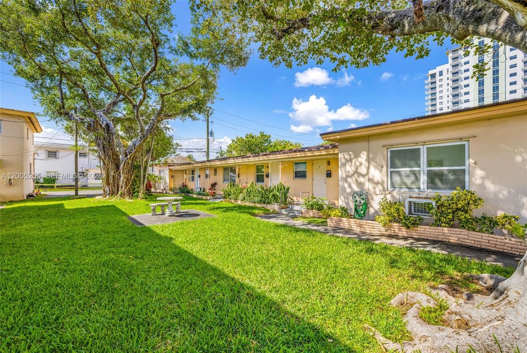 1708 Van Buren St 6, Hollywood, FL 33020