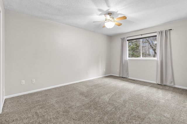 25707 Goldfinch Avenue, Wyoming, MN 55092