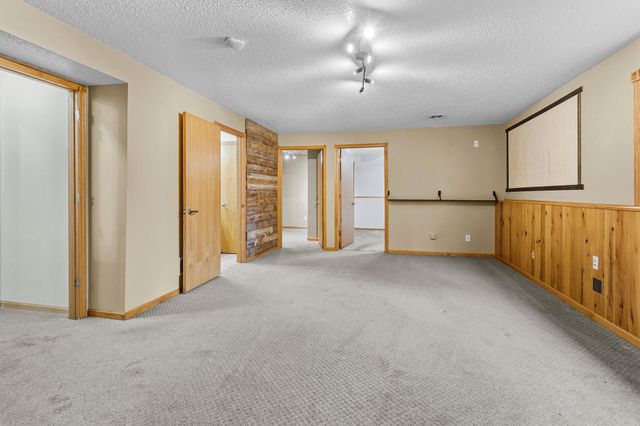 25707 Goldfinch Avenue, Wyoming, MN 55092