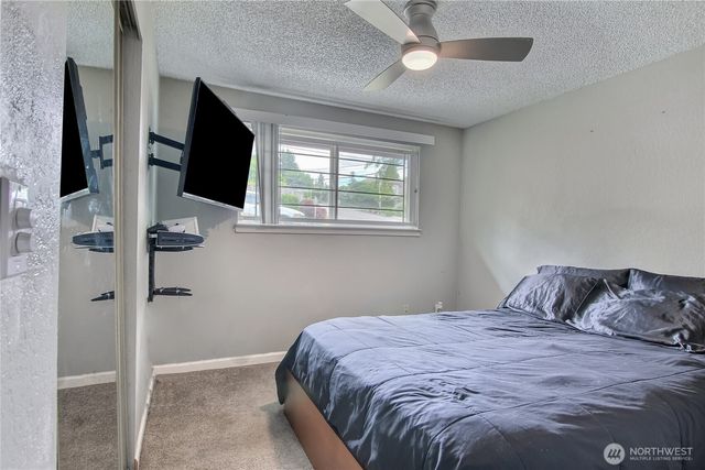 707 Alvord Avenue N, Kent, WA 98031