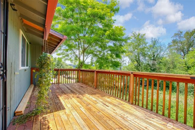 707 Alvord Avenue N, Kent, WA 98031