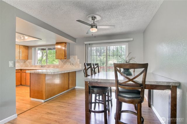 707 Alvord Avenue N, Kent, WA 98031