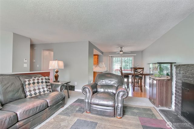 707 Alvord Avenue N, Kent, WA 98031