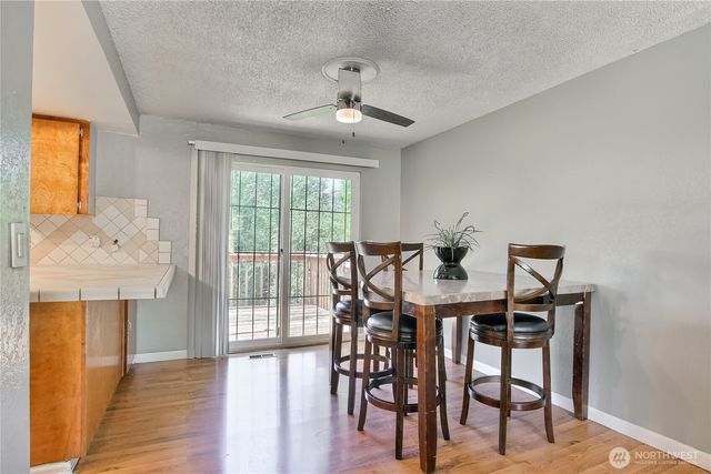 707 Alvord Avenue N, Kent, WA 98031