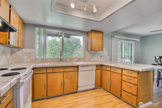 707 Alvord Avenue N, Kent, WA 98031