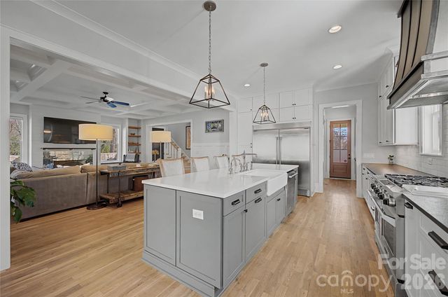 4325 Tangle Drive, Charlotte, NC 28211