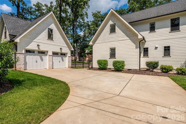 4325 Tangle Drive, Charlotte, NC 28211