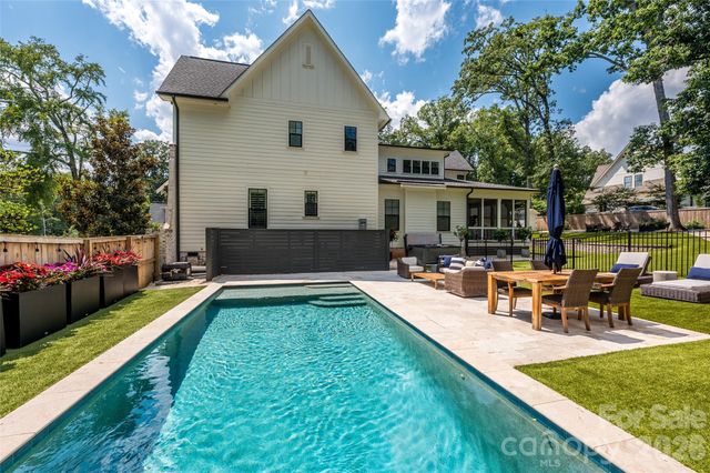 4325 Tangle Drive, Charlotte, NC 28211