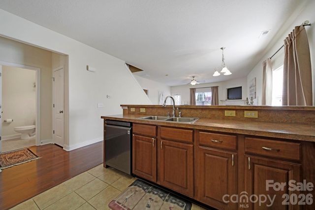 2492 Glyncastle Way, Gastonia, NC 28056