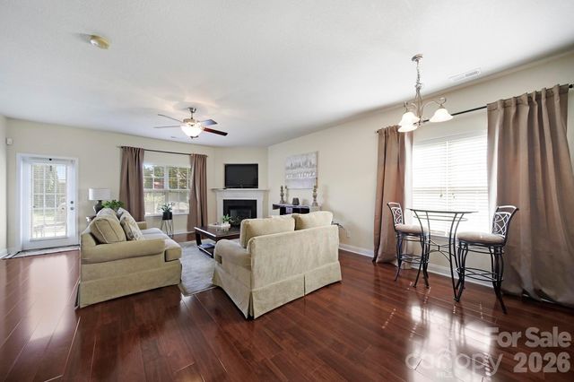 2492 Glyncastle Way, Gastonia, NC 28056