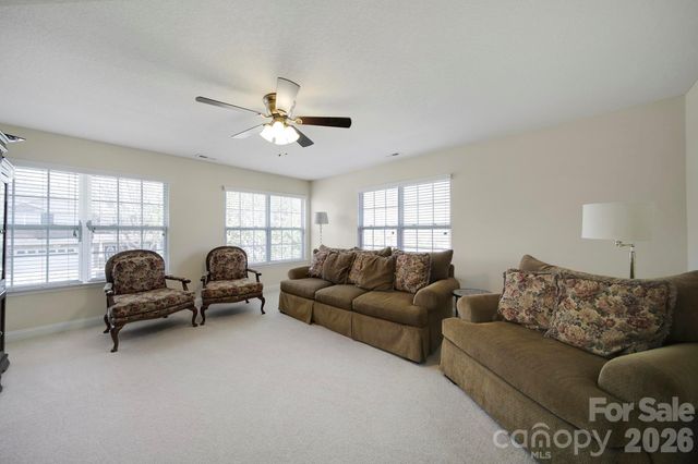 2492 Glyncastle Way, Gastonia, NC 28056