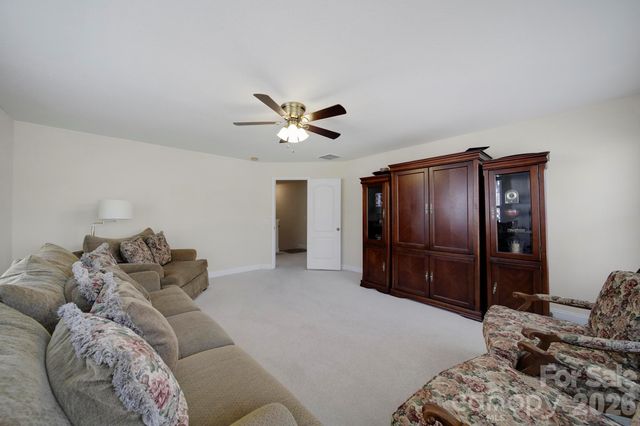 2492 Glyncastle Way, Gastonia, NC 28056