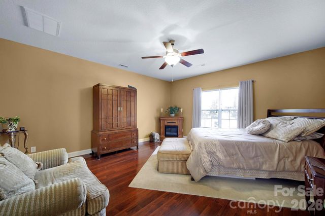 2492 Glyncastle Way, Gastonia, NC 28056