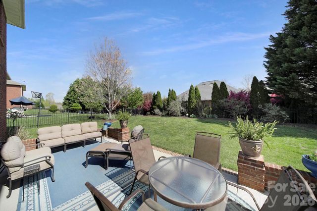 2492 Glyncastle Way, Gastonia, NC 28056