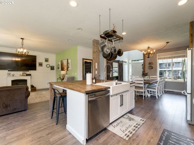 307 Nw 104TH St, Vancouver, WA 98685