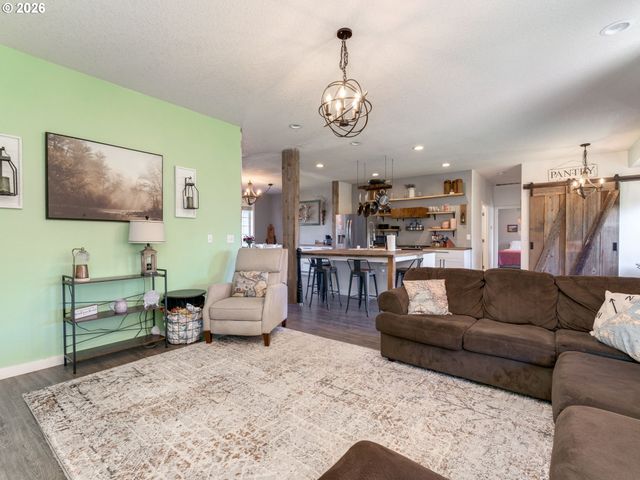 307 Nw 104TH St, Vancouver, WA 98685